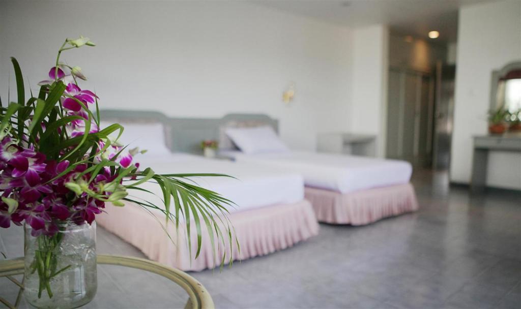 Surin Sweet Hotel Room photo