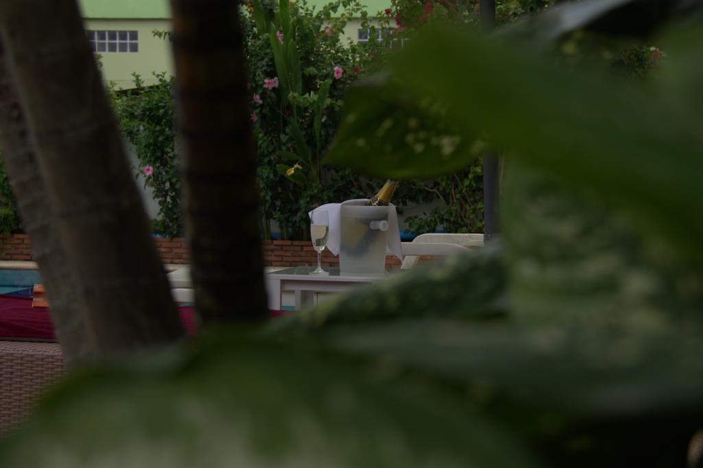 Surin Sweet Hotel Exterior photo